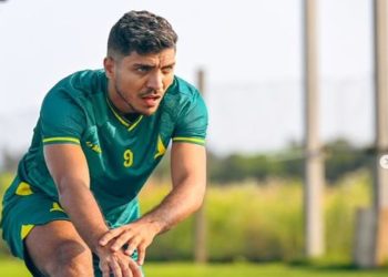 محمد شريف أمام عرضين “إماراتي وتركي”