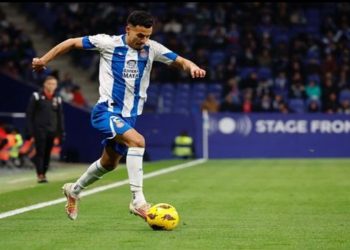 مصطفى حجي أسطورة الكرة المغربية يشيد بمستوى عمر الهلالي.. وهذه النصيحة التي قدمها له