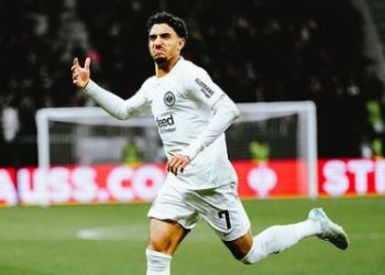 هل يرحل أم يبقى؟ نجوم مصر يتحدثون لـ”مغرب فوت” عن مستقبل عمر مرموش مع فرانكفورت!