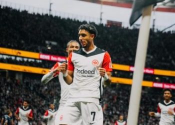 هل يرحل أم يبقى؟ نجوم مصر يتحدثون لـ”مغرب فوت” عن مستقبل عمر مرموش مع فرانكفورت!