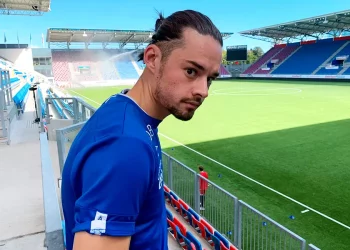 عمر العيوني إلى اليابان؟