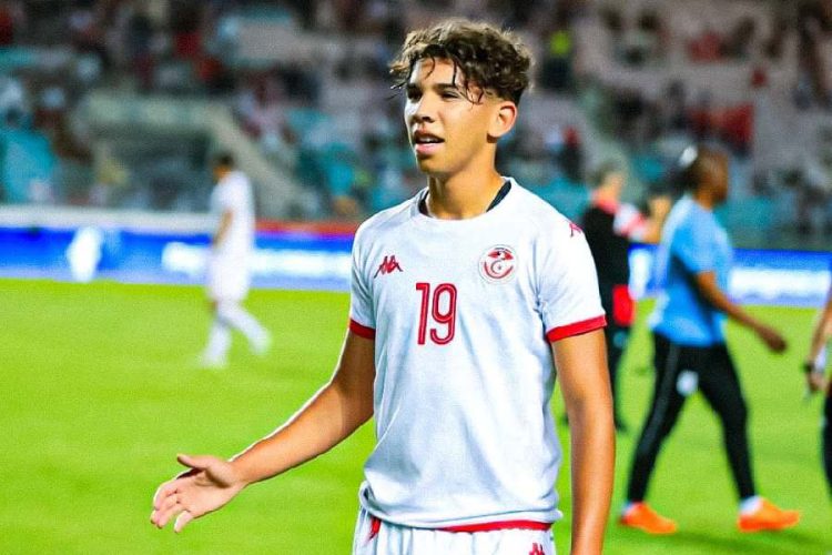 أنس الحاج محمد يتبعه نادي الدوري الفرنسي