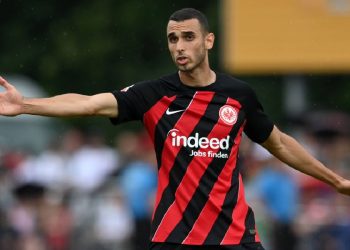 ميلان الإيطالي يبحث عن الدولي التونسي