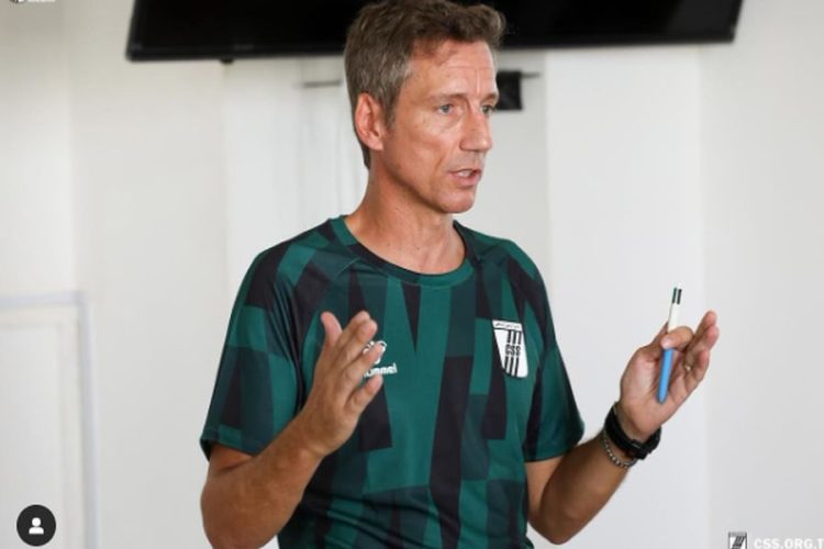 مدرب النادي الصفاقسي سانطوس يعيش أيامه الأخيرة في النادي