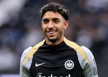 مانشستر سيتي في المقدمة في قضية عمر مرموش