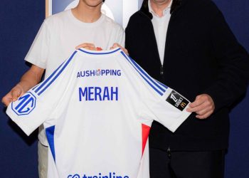 خالص ميراح يوقع أول عقد احترافي له مع الجونز