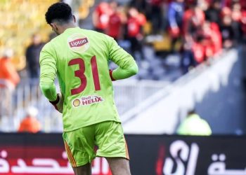 حقيقة تقديم فالنسيا عرضًا رسميًا لشراء مصطفى شوبير