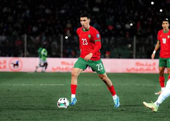 يسعى أرسنال إلى التغلب على الذئاب من خلال توظيف بلال الخنوس