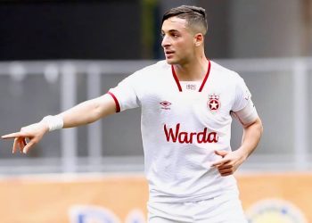 راقي العواني يلفت أنظار أنجيه ورين الفرنسيين