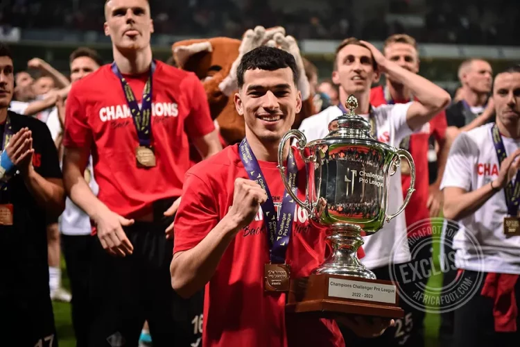 زكريا الوحدي في مرمى فولفسبورج