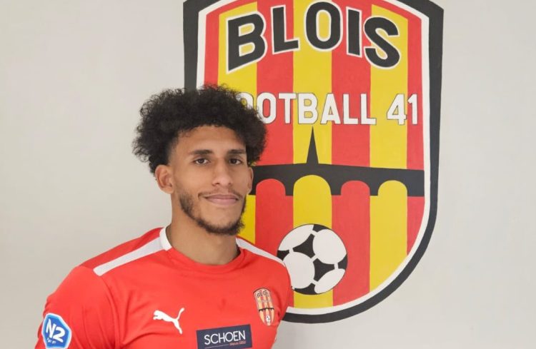 لخضر بلال ينضم رسميا إلى فريق بلوا لكرة القدم 41