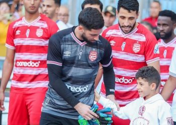 معز حسن يتلقى عروضًا من الدرجة الثانية الفرنسية