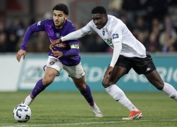 تورينو يقترب من التعاقد مع زكريا أبوخلال