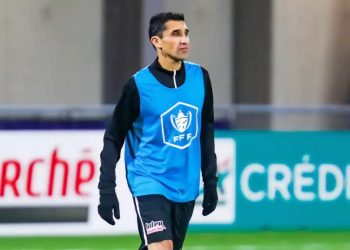 نسيم أكرور يعتزل عن عمر ناهز 51 عامًا