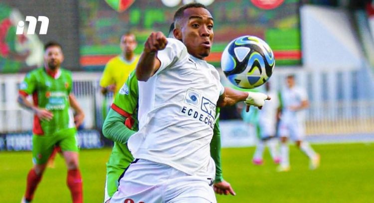 عروض أجنبية مُغرية على طاولة أشرف عبادة وإدارة أولمبي الشلف ترفض الحديث عن رحيله