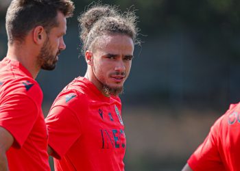 لدولي الجزائري بلال براهيمي مُقترح على شبيبة القبائل