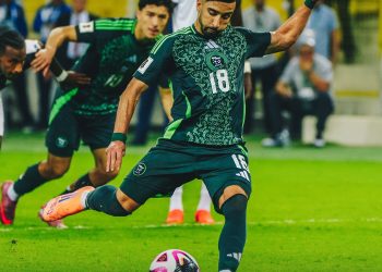 الحارس الجزائري السابق بوغرارة: “عمورة لا يقل شأنا عن صلاح وإمكاناته تسمح له بالإنتقال إلى مانشستر سيتي”