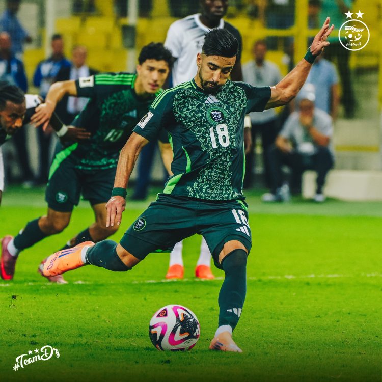 الحارس الجزائري السابق بوغرارة: “عمورة لا يقل شأنا عن صلاح وإمكاناته تسمح له بالإنتقال إلى مانشستر سيتي”