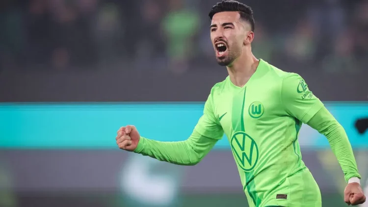 خالد لموشية: “عمورة آلة لتسجيل الأهداف وأعتبره مفخرة للدوري الجزائري”