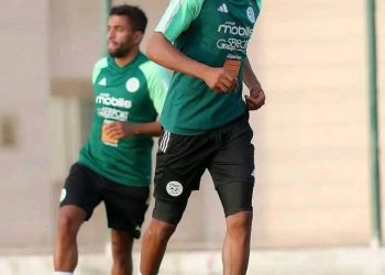 المدافع الدولي الجزائري أشرف عبادة يُوضّح لـ “مغرب فووت” حقيقة عرض الأهلي المصري