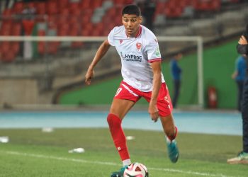 شهر الدين بوخلدة ينفي إشاعة رحيله عن مولودية وهران