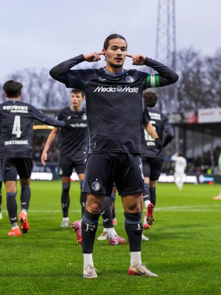 إدارة فينورد الهولندي تحسم موقفها بشأن إنتقال النجم الجزائري أنيس حاج موسى إلى أولمبيك مارسيليا