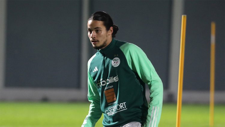 روبن فان بيرسي يحسم مستقبل نجمه الجزائري أنيس حاج موسى