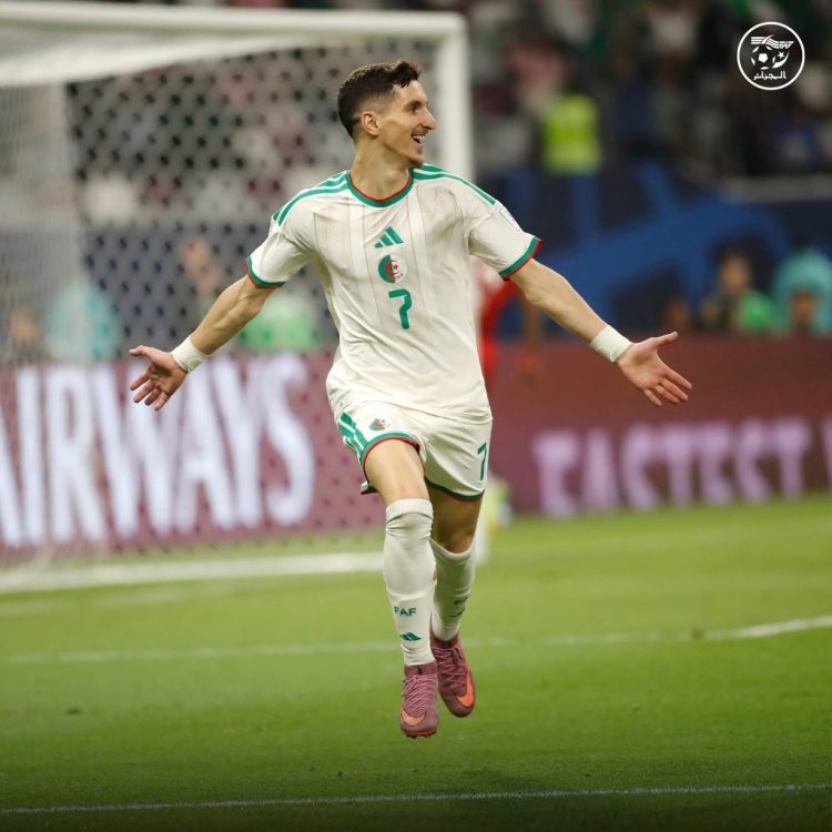 دولي جزائري سابق ينتقد مهاجم الدحيل القطري عادل بولبينة