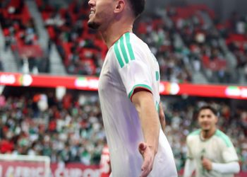 الجزائري زين الدين بلعيد يضع حدا لشائعات رحيله عن شبيبة القبائل