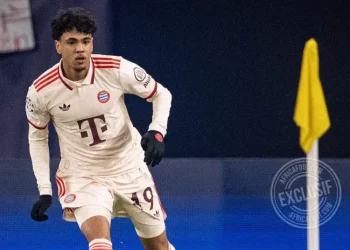 آدم أزنو على رادار أياكس أمستردام