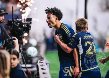 يوفنتوس وآيندهوفن يراقبان ريان اللومي