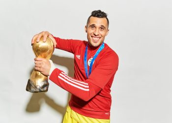 الحارس الجزائري مصطفى زغبة ينفي الرحيل عن فريقه