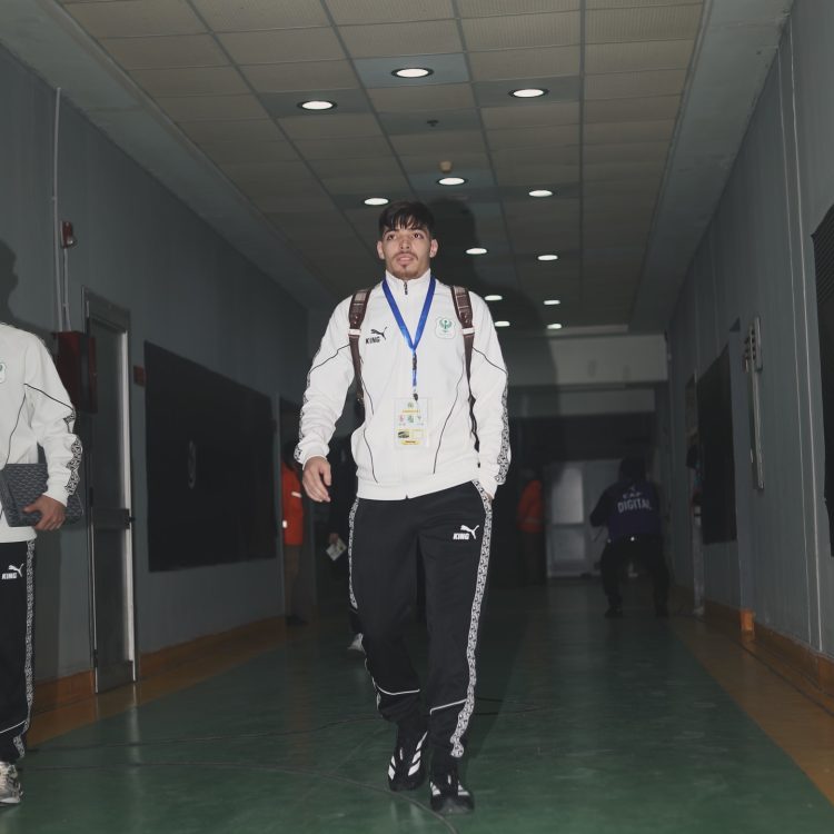 الجزائري عبد الرحيم دغموم على رادار فريق روسي وأخر من دوري “روشن”