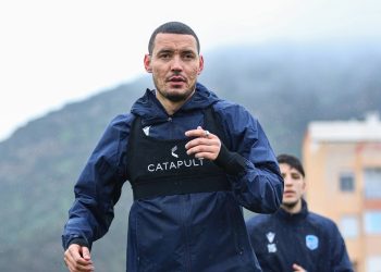 موقع “مغرب فووت” يكشف حقيقة تأهيل أسامة درفلو في صفوف أولمبيك أقبو