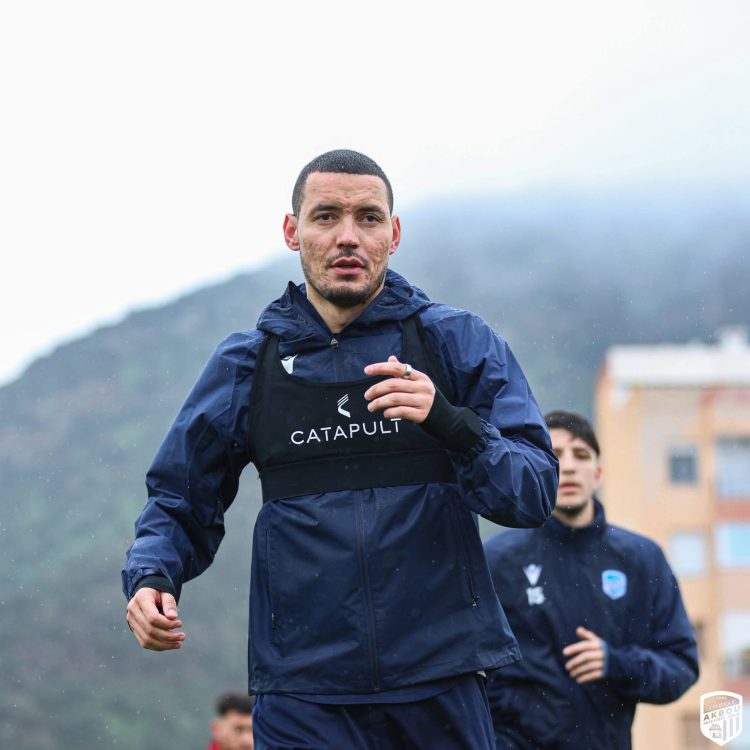 موقع “مغرب فووت” يكشف حقيقة تأهيل أسامة درفلو في صفوف أولمبيك أقبو