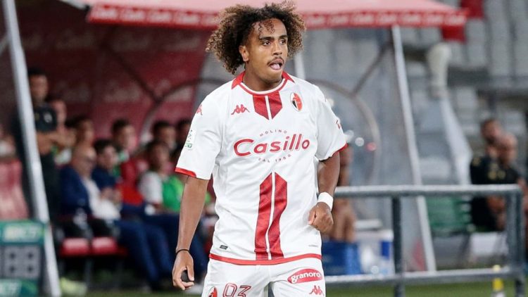 هل يُجدّد مهدي دورفال عقده مع باري الإيطالي؟