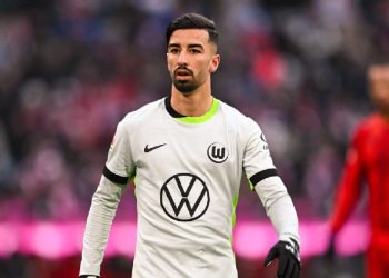 الأندية الإنجليزية تتحرك من أجل عمورة … والنصر السعودي يُراقب