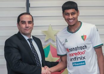 مُختصون يُؤكّدون لـ “مغرب فووت”: “شهر الدين بوخلدة صفقة نوعية ومكسب كبير لمولودية الجزائر”