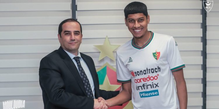 مُختصون يُؤكّدون لـ “مغرب فووت”: “شهر الدين بوخلدة صفقة نوعية ومكسب كبير لمولودية الجزائر”