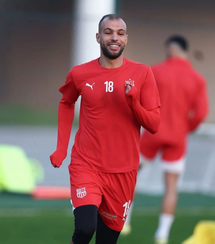 سليم بوخنشوش يُدافع عن نفسه ويعود إلى تدريبات شباب بلوزداد