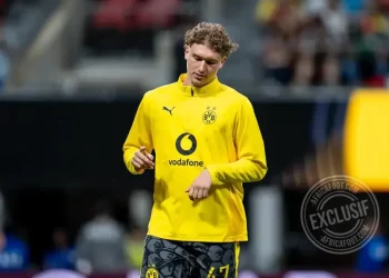 يستعد المدافع الجزائري إلياس بنكارا لمغادرة دورتموند