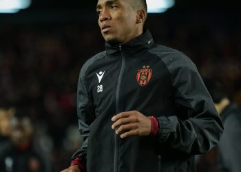 عروض أجنبية مغرية من أجل أشرف عبادة