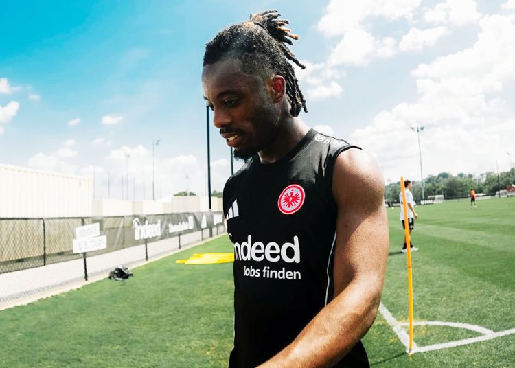 إيلي واهي متردد بين البقاء في نيس والعودة إلى ألمانيا