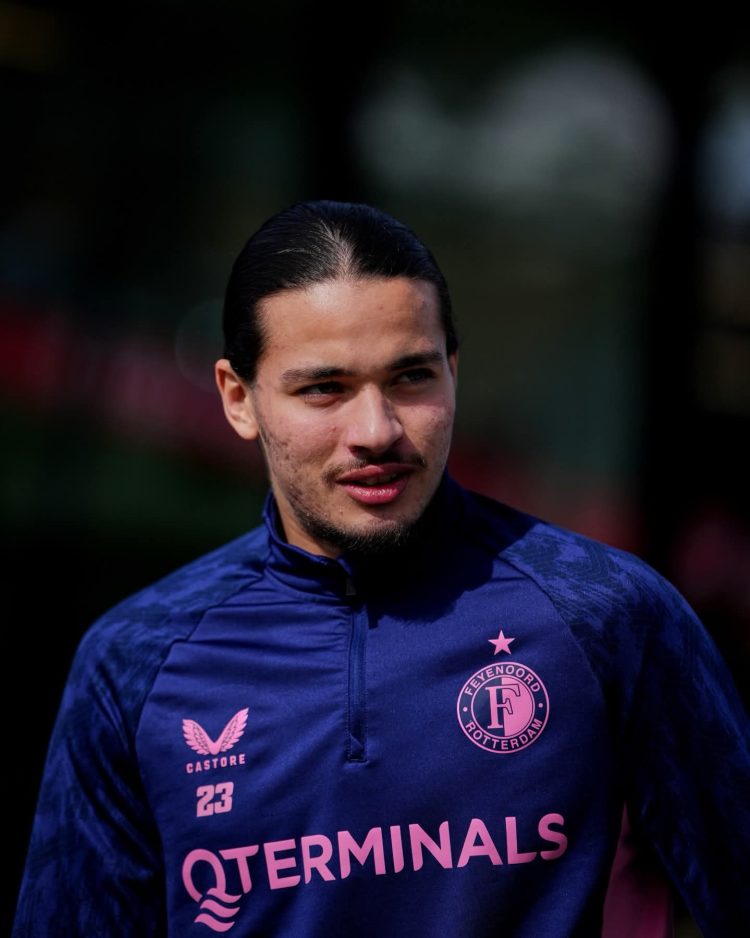 وكيل الأعمال الجزائري محمد دحمان حصريا لـ “مغرب فووت”: “حاج موسى مُركّز على إنهاء الموسم بقوّة وقيادة فينورد للمشاركة في رابطة أبطال أوروبا”