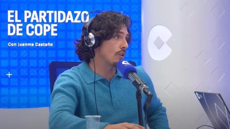 “كلوا لحم الخنزير”: رئيس نادٍ إسباني يطارد لاعبين مسلمين بقطعة لحم خنزير