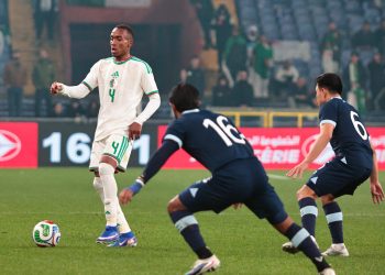 المدافع الجزائري أشرف عبادة مطلوب من نادي كومو الإيطالي وفريق من “الليغ1”