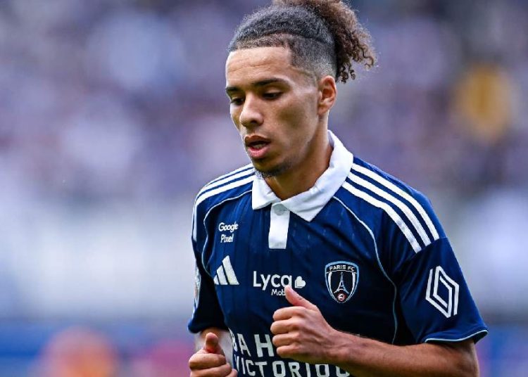 لاعبان جزائريان مرشحان لجائزة مارك فيفيان فو لعام 2026