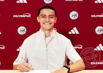 مروان بن طالب يوقع عقدًا احترافيًا مع أياكس، وتفاصيل الصفقة تُكشف