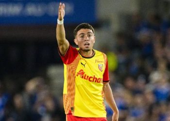 نيل العيناوي: مسيرته، انتقالاته، راتبه، والمزيد