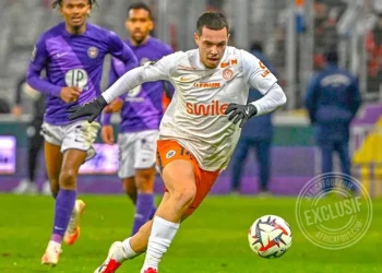 واتفورد يؤمّن مستقبل معمّا